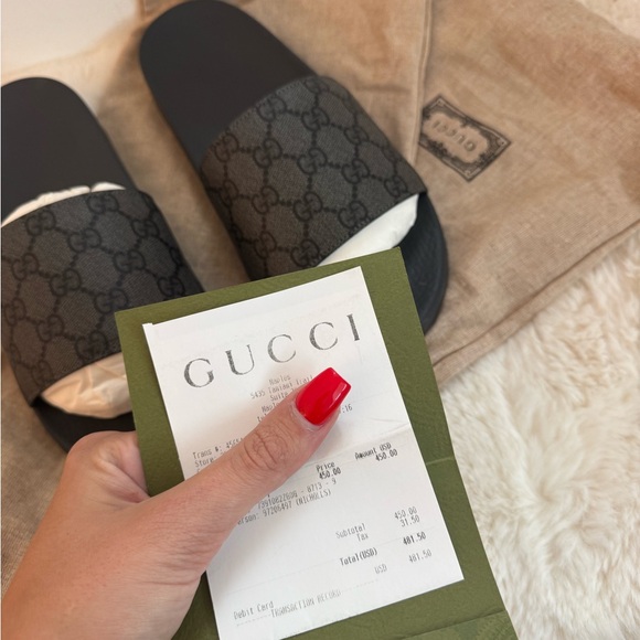 Men’s Gucci Black Sandals with Monogram Pattern - Picture 5 of 5